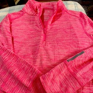 Xersion athletic top size S (7/8)